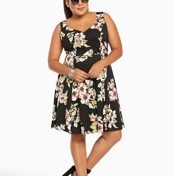 torrid Dresses & Skirts - NWT Torrid 26W floral skater dress